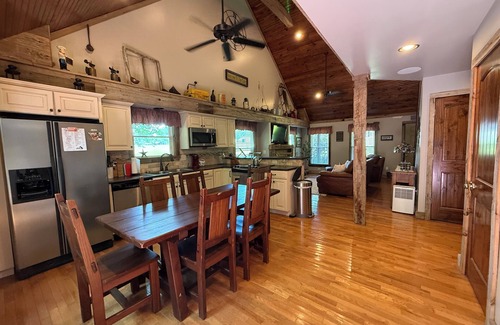 Nancy Casa | Green Acres by the water