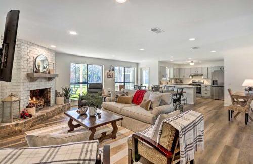 Molino Casa | Green Acres Home with Fire Pit and Fishing Pond