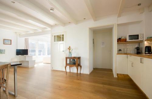 Burgwallen Nieuwe Zijde Apartamento | Green Alley Studio