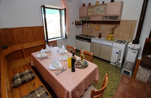 Vela Luka Casa | Green Area Stone House