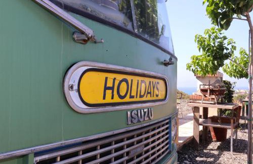 Akoursos Otro | Green Bus unique & private 3 min from Coral Bay