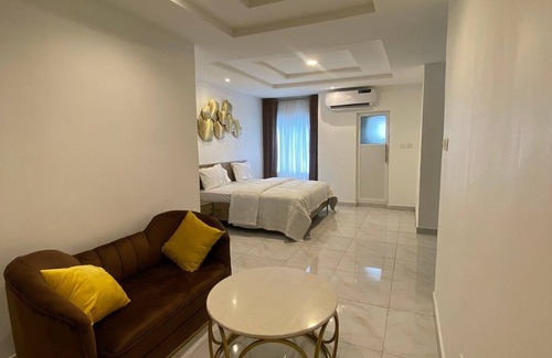 Ofin Hotel | Green Court Apartments and Suites Lekki