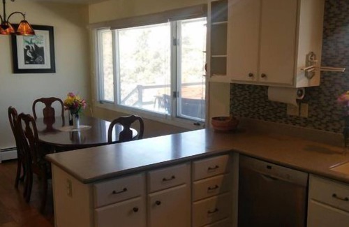 Wapiti Casa | ¡Casa recientemente renovada, que admite mascotas, con impresionantes vistas a la montaña!