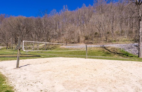 Lancaster Casa | Green Door Lodge: A relaxing Lodge for couples and families visiting the lake.