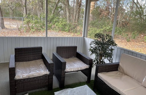Whitemarsh Island Casa | Green Escape: Relax, Tour Downtown or Tybee Beach