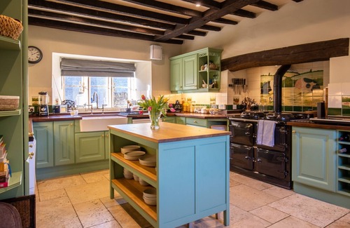 Aldsworth Cabaña | Green Farm House, Aldworth - sleeps 10 guests in 5 bedrooms