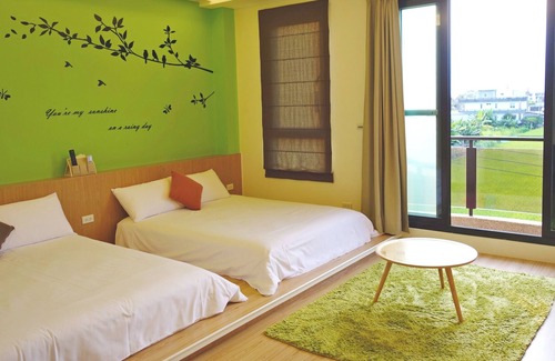 Luodong Casa | Green Field & Sunshine