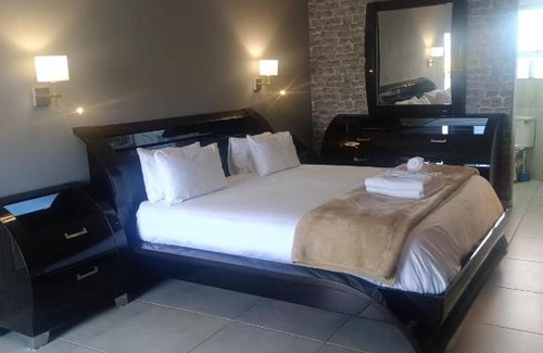 Lubanzi Village Cama Y Desayuno | Green Fields Hotel, Coffee Bay