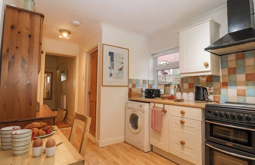 Reydon Cabaña | GREEN GATE COTTAGE, pet friendly, with open fire in Reydon