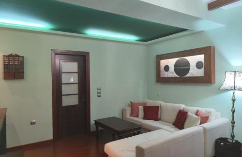 Delfoi Apartamento | Green house in Chrisso