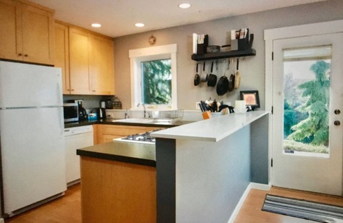 Green Lake Apartamento | Green Lake VER 2 habitaciones 1 baño Apt moderno, Fam Friendly, cocina de cocinero, lavandería +