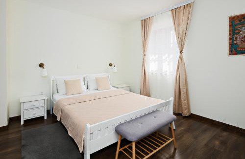 Jezerce Casa | Green lakes house