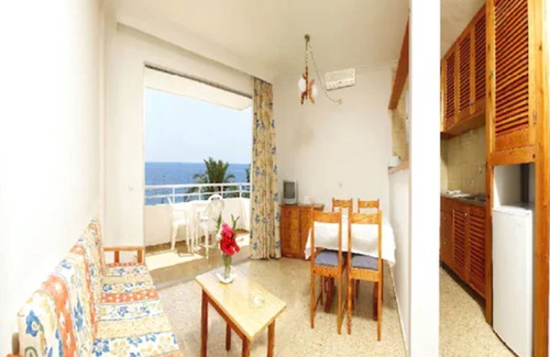 Ciudad de Ibiza Apartamento | Green Line Bon Sol Apartamentos