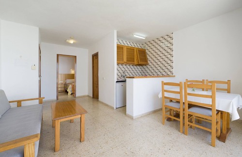 Ciudad de Ibiza Apartamento | Green Line Bon Sol Apartamentos