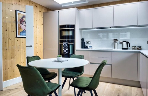 Hove Casa | Green Mews 2 By My Getaways