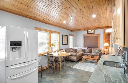 Mount Holly Casa | Green Mtn Haven Dog Friendly Hot Tub Okemo
