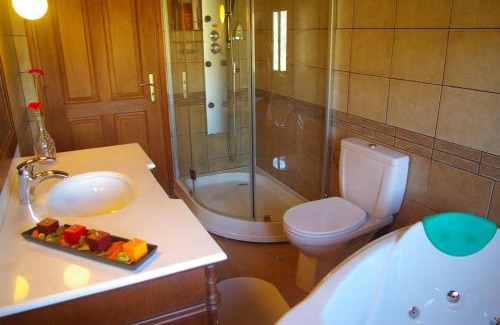 Andros Town Casa | Green Oasis