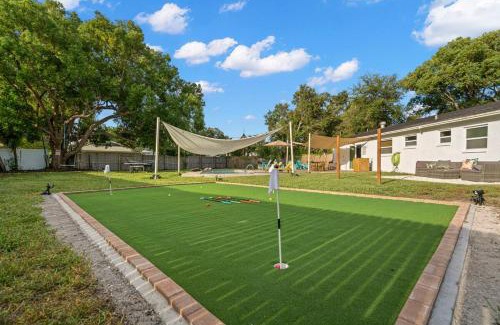 Seminole Casa | Green Oasis - Heated Pool, Mini-Golf, Ping Pong, 13 min Beach