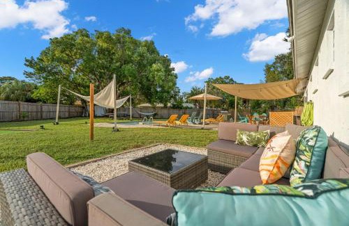 Seminole Casa | Green Oasis - Heated Pool, Mini-Golf, Ping Pong, 13 min Beach