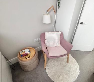 Reading Cama Y Desayuno | Green Park 4 bed LUX with parking ,M4 Jct 11