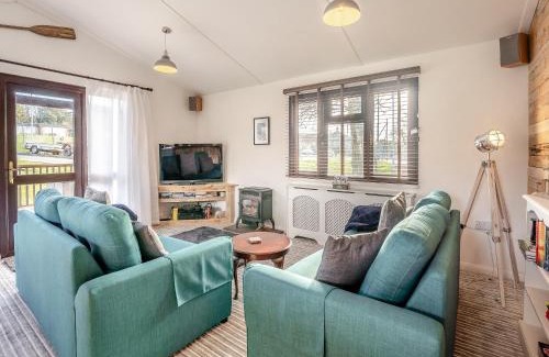 Cowes Casa | Green Poplars