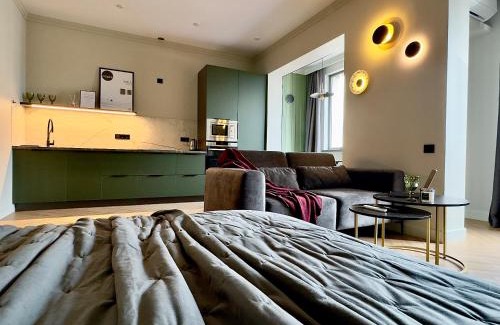 Almaty Apartamento | Green Suite with Mountain View