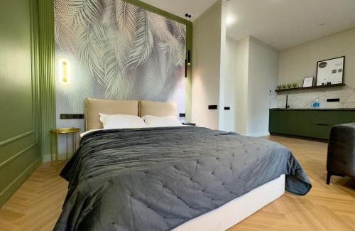 Almaty Apartamento | Green Suite with Mountain View