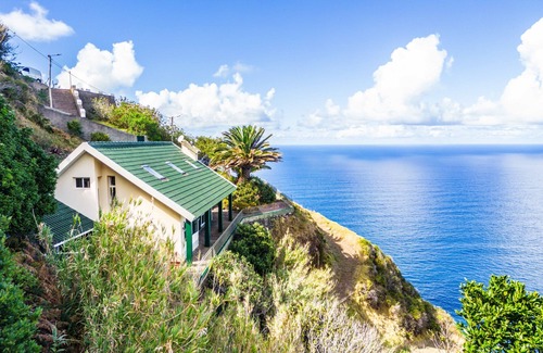 Porto Moniz Cabaña | Green Valley by Madeira Sun Travel