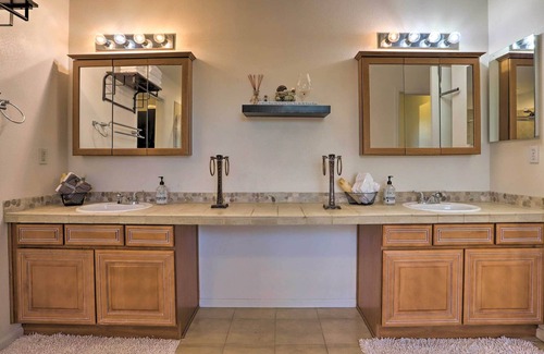 Green Valley Ranch Casa | 'Green Valley Ranch' - Family Home: 13 Mins to DIA