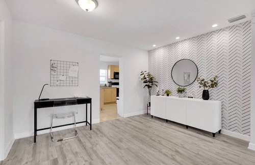 Lake Worth Casa | Greenacres Home close to DT, beaches & shopping 🐴🌴☀️🏇🏼🛍