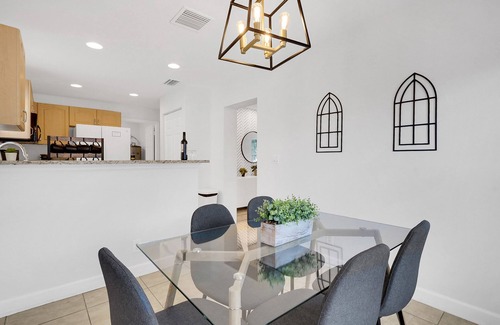 Lake Worth Casa | Greenacres Home close to DT, beaches & shopping 🐴🌴☀️🏇🏼🛍