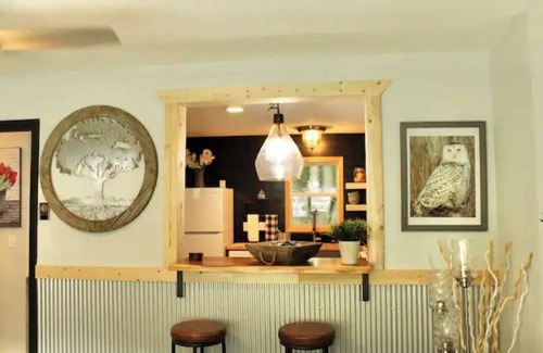 Marlinton Cabaña | Greenbrier Getaway 1: Hike, Bike, Ski! Fenced Yard, Firepit, Wi-Fi, 1 Dog OK