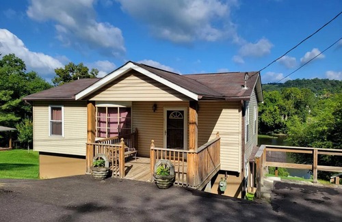 Ronceverte Casa | Greenbrier River Home With River Frontage