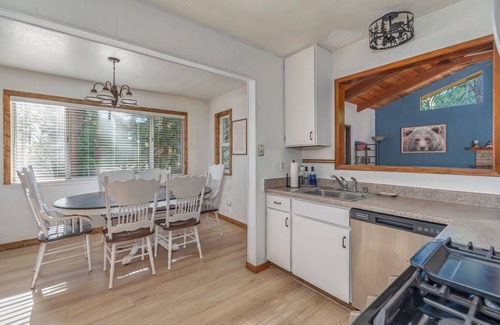 Avery Cabina | Greene Gables- Cozy Mountain Retreat