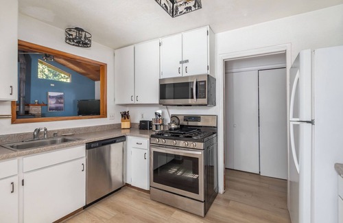 Avery Cabina | Greene Gables- Cozy Mountain Retreat