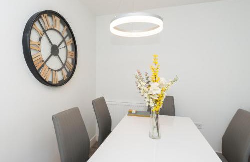 Reading Casa | Greenfield Modern 3BR Home - Southcote lane , Reading