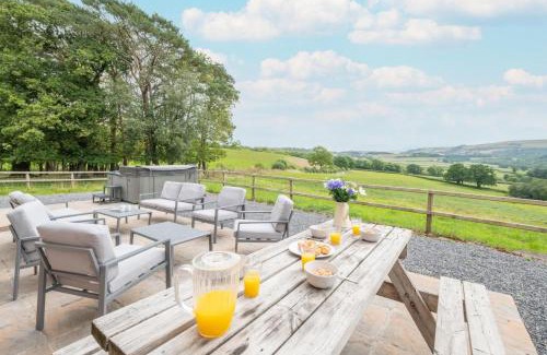 Llangadog Casa | Greengrove Farmhouse Glasallt