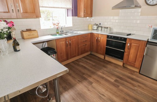 Narberth Cabaña | GREENHAVEN, pet friendly, character holiday cottage in Narberth