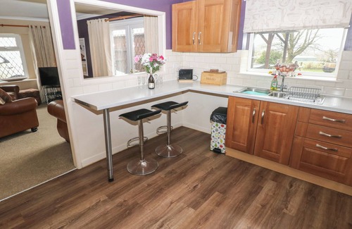 Narberth Cabaña | GREENHAVEN, pet friendly, character holiday cottage in Narberth