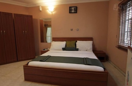 Oshodi-Isolo Hotel | Greenland Suites