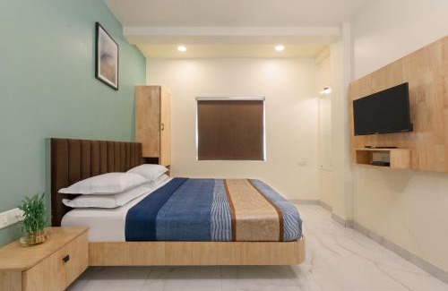 Periamet Hotel | Greens Estate Near Central Railway Station