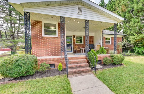 Old Irving Park Casa | Greensboro Vacation Rental 2 Mi to Downtown!