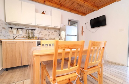 Vela Luka Cabaña | Greenside Cottage Lumi-Two Bedroom Holiday Home with Terrace and Sea view