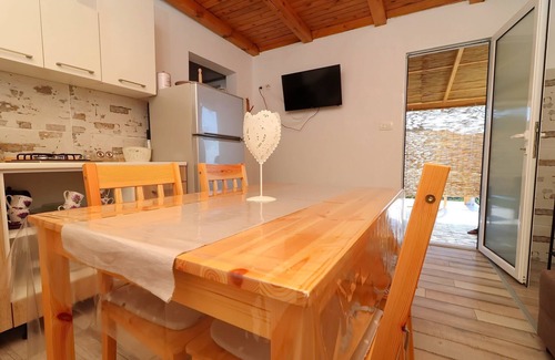 Vela Luka Cabaña | Greenside Cottage Lumi-Two Bedroom Holiday Home with Terrace and Sea view