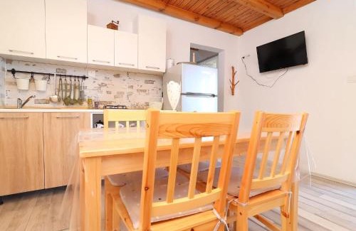 Vela Luka Casa | Greenside Cottage Lumi-Two Bedroom Holiday Home with Terrace and Sea view