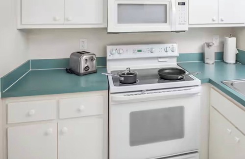 Berkeley Condominio | Greensprings Vacation Resort 2br suite, Friday check-in