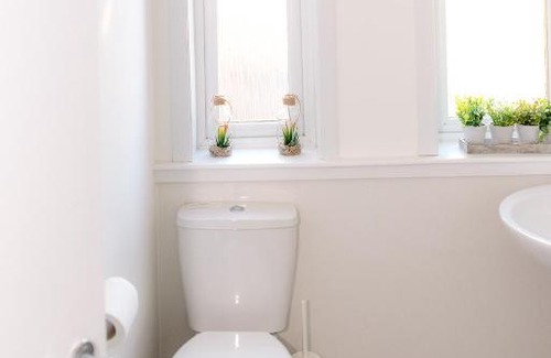Dundee Apartamento | GreenStar Apartments - Short Walk Away Into Dundee City Centre - Next To Abertay University - Perfect For Your Short or Long Stays - Weekly & Monthly Offers For Your Longer Stays