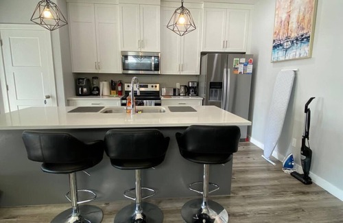Regina Casa | Greensville 1Bedroom, 3bed Spacious, Cozy Guest Suite in the Greens, East Regina