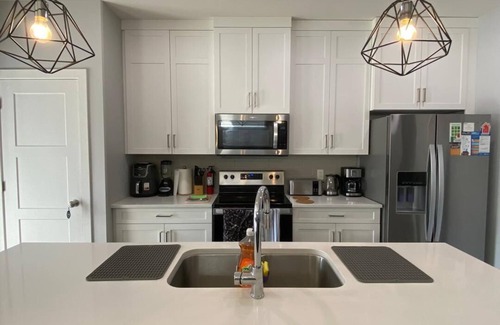 Regina Casa | Greensville 1Bedroom, 3bed Spacious, Cozy Guest Suite in the Greens, East Regina