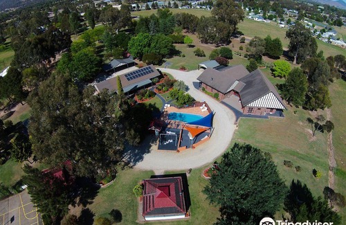 Mansfield Hotel | Greenvale Holiday Units